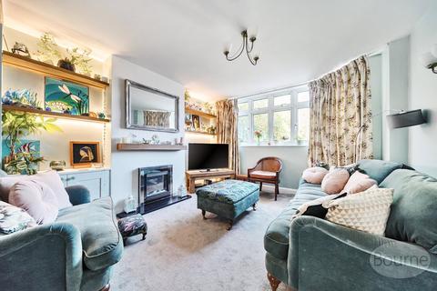 4 Dynevor Place, Fairlands, Guildford, GU3 3JL