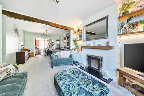 4 Dynevor Place, Fairlands, Guildford, GU3 3JL