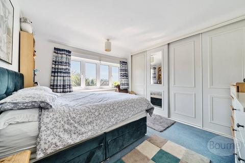 4 Dynevor Place, Fairlands, Guildford, GU3 3JL