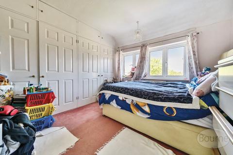 4 Dynevor Place, Fairlands, Guildford, GU3 3JL