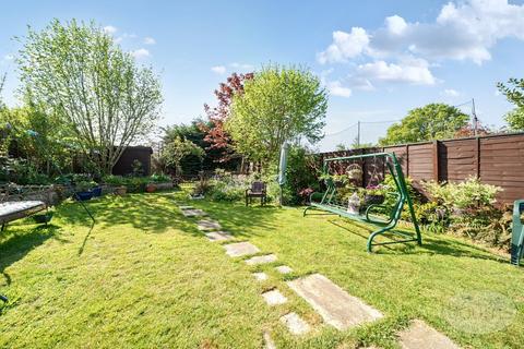 4 Dynevor Place, Fairlands, Guildford, GU3 3JL
