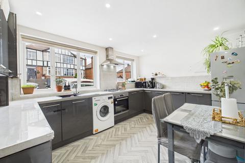 65 Bakerdale Road, Bakersfield, Nottingham, NG3 7GJ