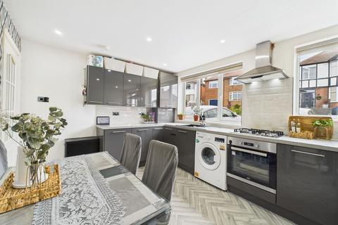 65 Bakerdale Road, Bakersfield, Nottingham, NG3 7GJ