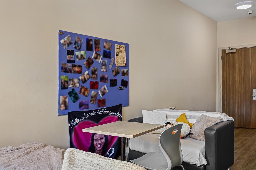 Flat 25 Rathmell Hall 13.jpg