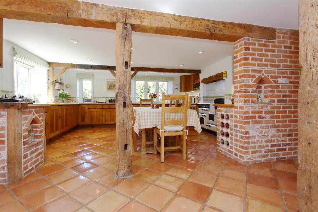 Yew tree farmhouse ph27.JPG