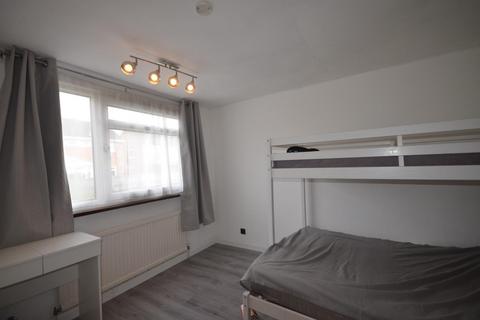 3 bedroom house to rent, Butely Road, Luton