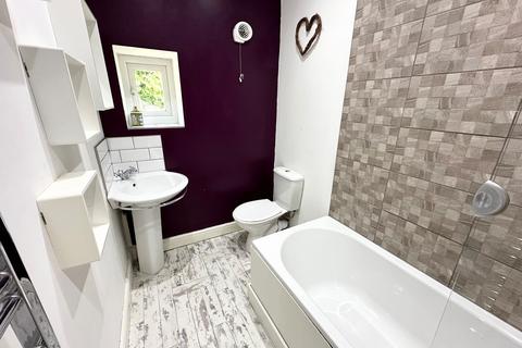 9 Brampton, Luddendenfoot, Halifax, HX2 6HR