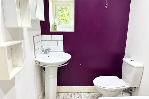9 Brampton, Luddendenfoot, Halifax, HX2 6HR
