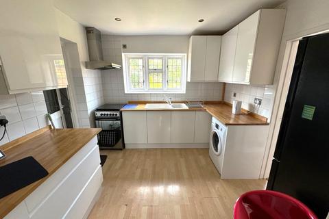 3 bedroom semi-detached house to rent, Fryent Way, Kingsbury, NW9