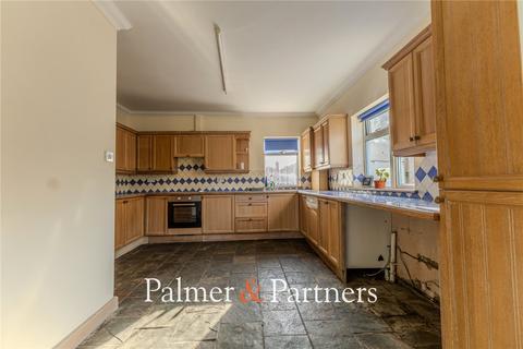 2 bedroom bungalow for sale, Clare Road, Ipswich, Suffolk, IP4