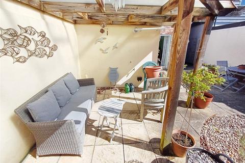 13 Carters Avenue, Poole, BH15 4JT