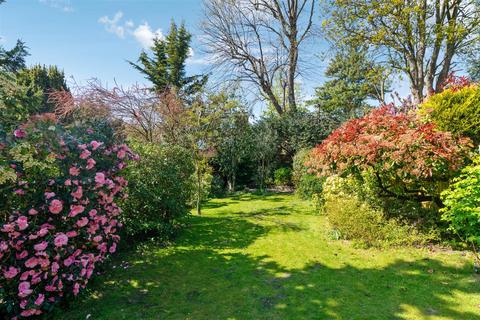 4 bedroom semi-detached house for sale, Eastbourne Road, London, W4