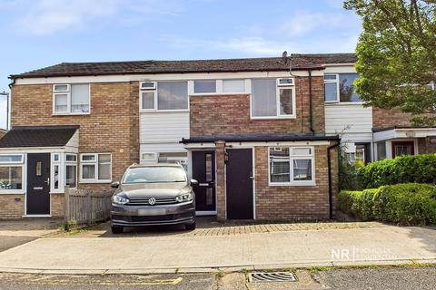 11 Angus Close, Chessington, KT9 2BW