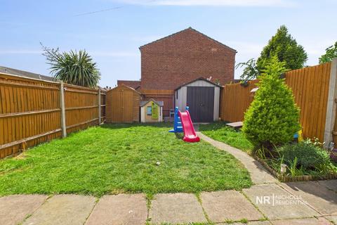 11 Angus Close, Chessington, KT9 2BW