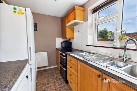 11 Angus Close, Chessington, KT9 2BW