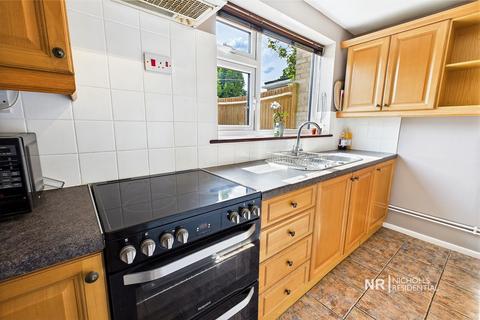 11 Angus Close, Chessington, KT9 2BW
