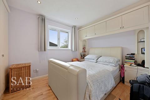 22 Hadfield Close, Southall, UB1 2XU