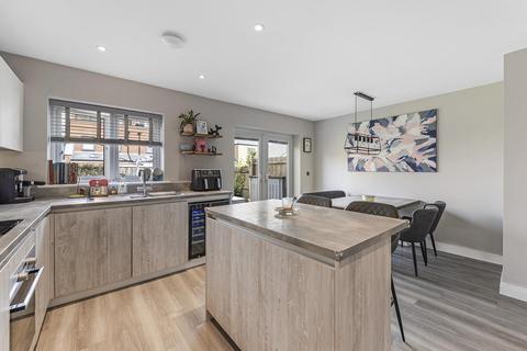 3 Baddlesmere Drive, Kings Hill, West Malling, ME19 4SG