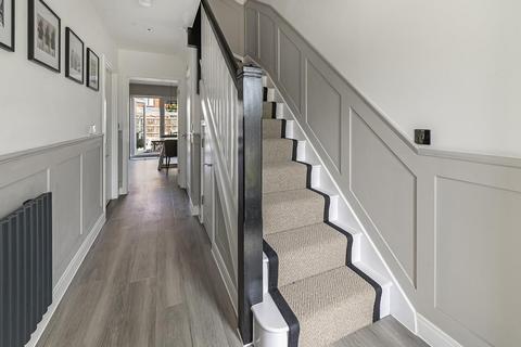 3 Baddlesmere Drive, Kings Hill, West Malling, ME19 4SG