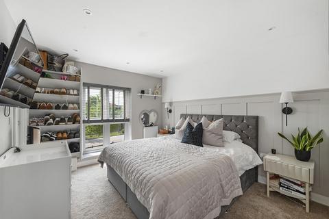 3 Baddlesmere Drive, Kings Hill, West Malling, ME19 4SG