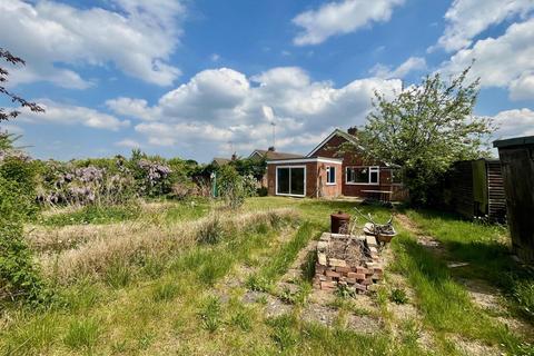 3 bedroom detached bungalow for sale, Farm Close, Yateley GU46