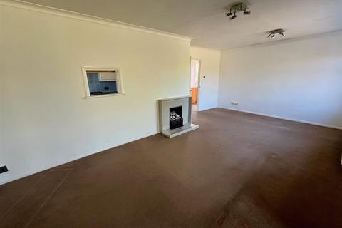 3 bedroom detached bungalow for sale, Farm Close, Yateley GU46