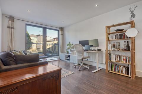 2 bedroom apartment for sale, Newton Court, Bow