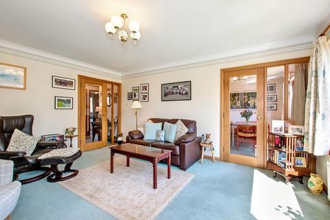 20 Almond Grove, Huntingtowerfield, Perth, PH1 3NA
