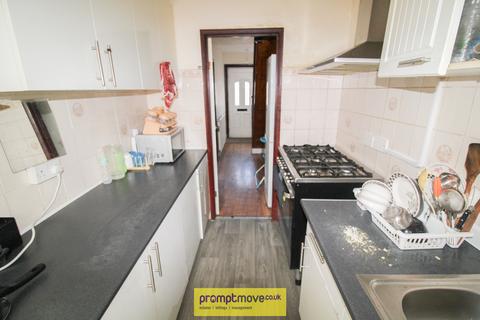 3 bedroom terraced house to rent, Runley Road Luton LU1 1TX