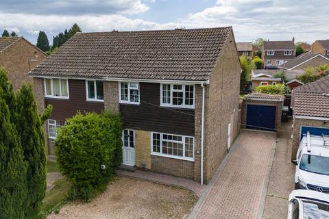 15 Highland Drive, Oakley, Basingstoke, RG23 7LF