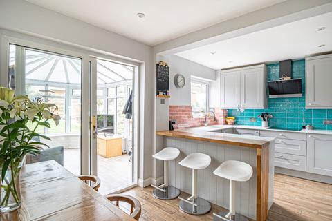 15 Highland Drive, Oakley, Basingstoke, RG23 7LF