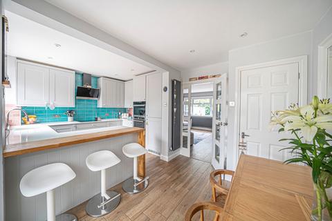 15 Highland Drive, Oakley, Basingstoke, RG23 7LF