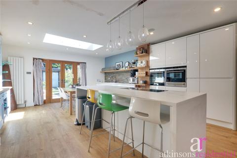 undefined, Carnarvon Avenue, Enfield, Middlesex, EN1