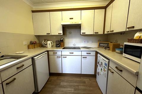 2 bedroom ground floor flat for sale, Penn Road, Wolverhampton WV4