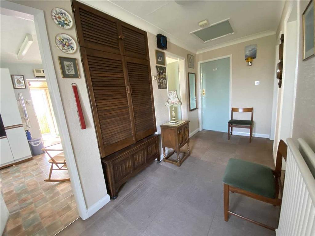 Kitchen: