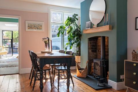 131 Luckwell Road, Bristol, BS3 3ET