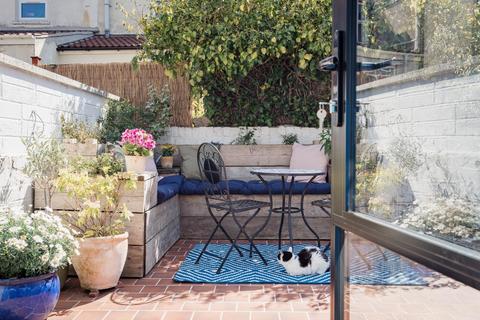 131 Luckwell Road, Bristol, BS3 3ET