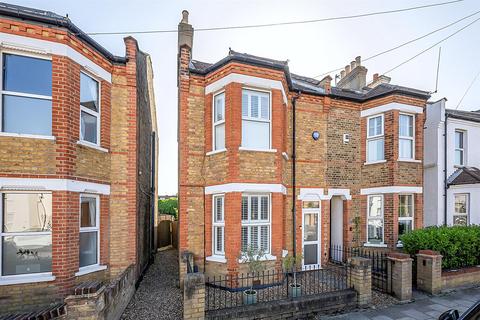 32 Bromley Gardens, Bromley, BR2 0ET