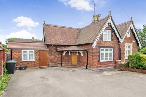 3 bedroom bungalow for sale, Oxford Road, Denham