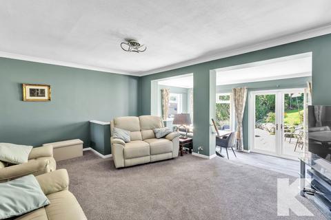 1 Glade Brow, Grotton, Oldham, OL4 4LW