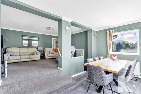 1 Glade Brow, Grotton, Oldham, OL4 4LW