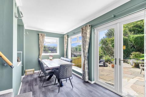 1 Glade Brow, Grotton, Oldham, OL4 4LW