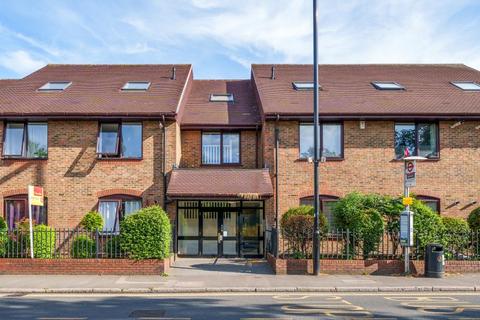 1 bedroom flat to rent, Staines Road,  Feltham,  TW14