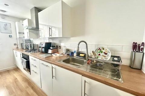 1 bedroom flat to rent, Staines Road,  Feltham,  TW14