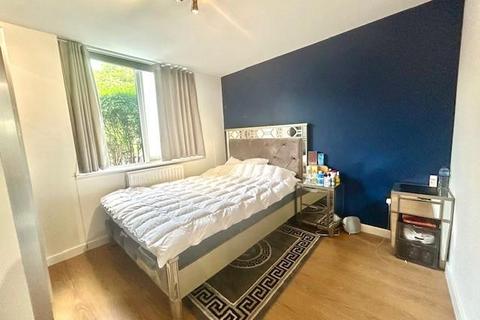 1 bedroom flat to rent, Staines Road,  Feltham,  TW14