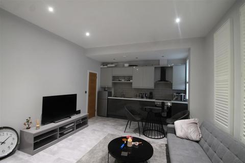 1 bedroom flat for sale, High Street, Harborne, Birmingham, B17