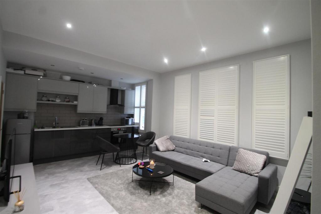Open Plan Kitchen/ Lounge