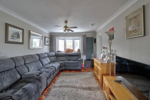 11 Finchmoor, Harlow, CM18 6UB