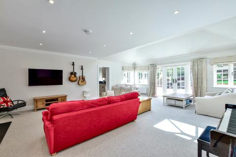 Toybox Common Lane, Kings Langley, WD4 8BL