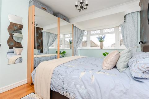 76 Allington Drive, Rochester, ME2 3SZ